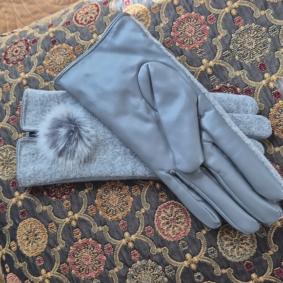 Elegant Gray Women's Gloves with Real Fur Detail - Picture 3 of 4